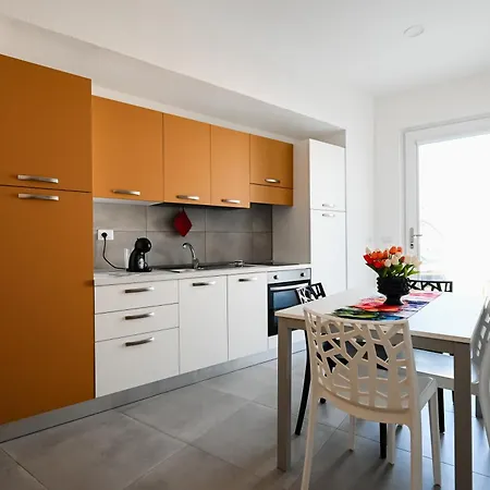 Dimora Domitia - Aparthotel 4*